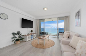 Spectacular Ocean View 3 Pools Gym Spa and Sauna
